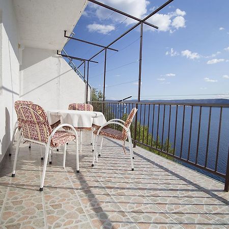 Stanici Beach Apartments Omiš Exteriör bild