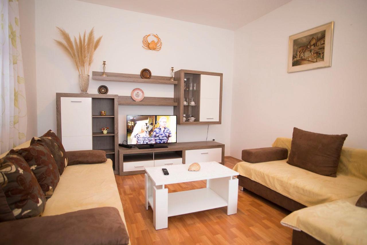 Stanici Beach Apartments Omiš Exteriör bild