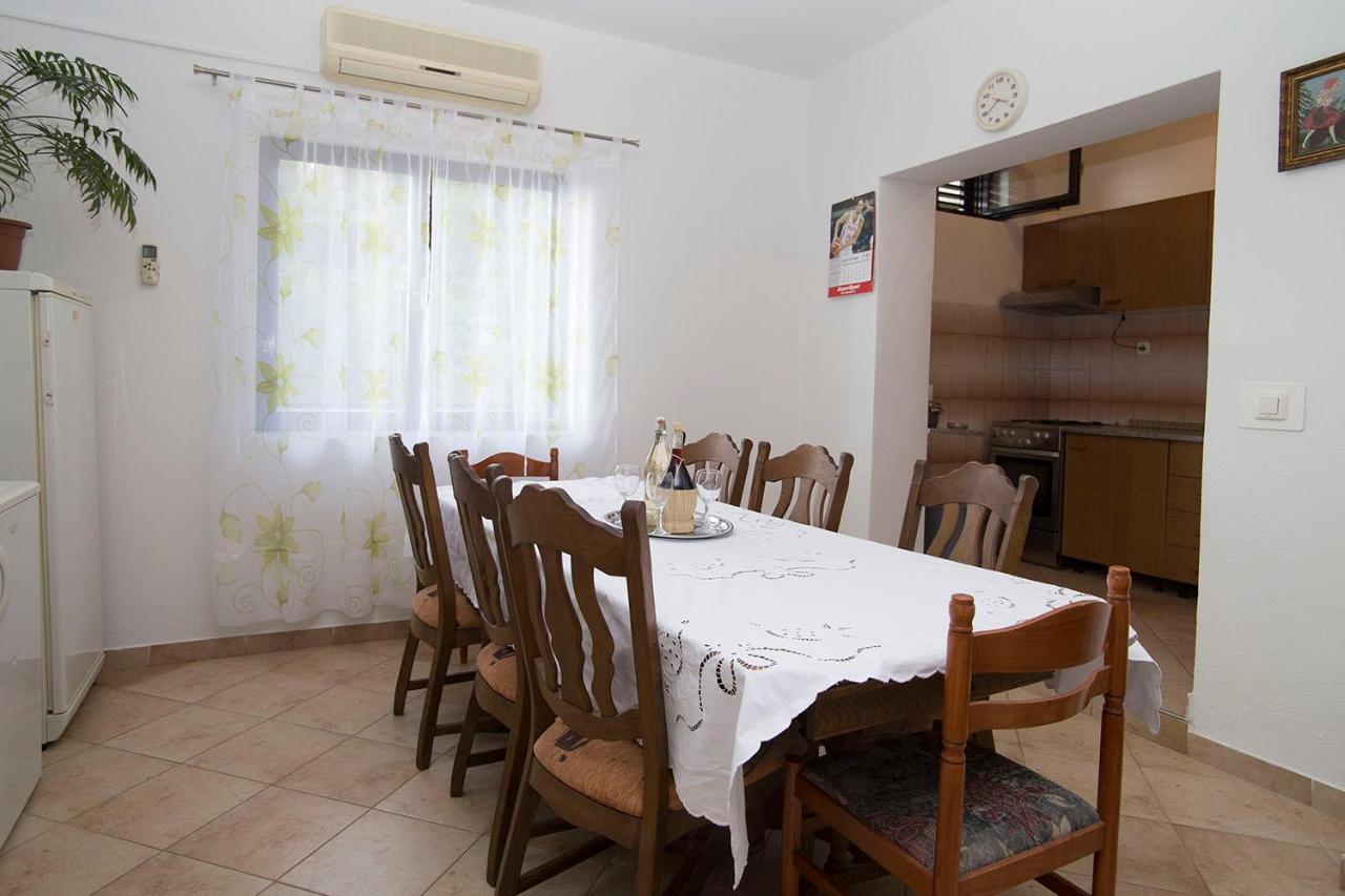 Stanici Beach Apartments Omiš Exteriör bild