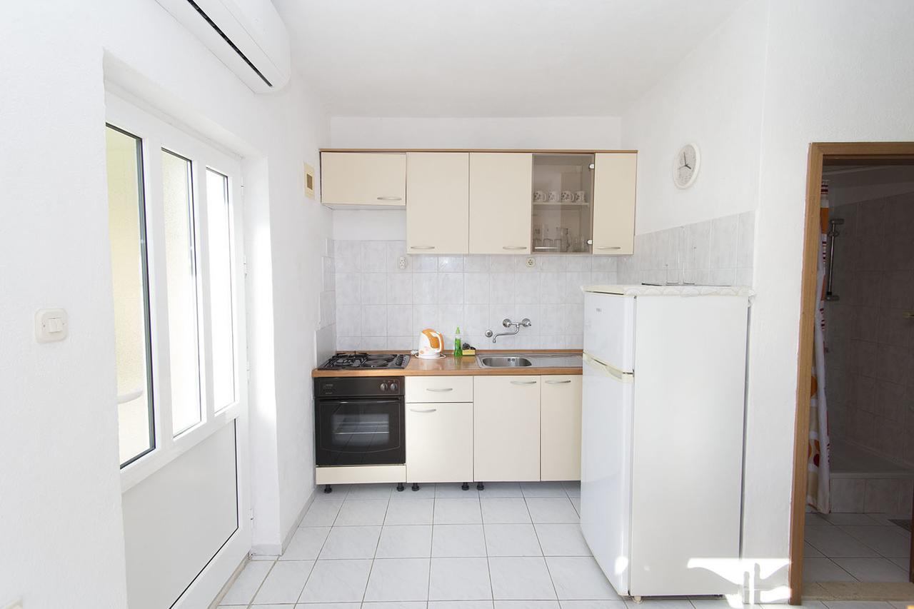 Stanici Beach Apartments Omiš Exteriör bild