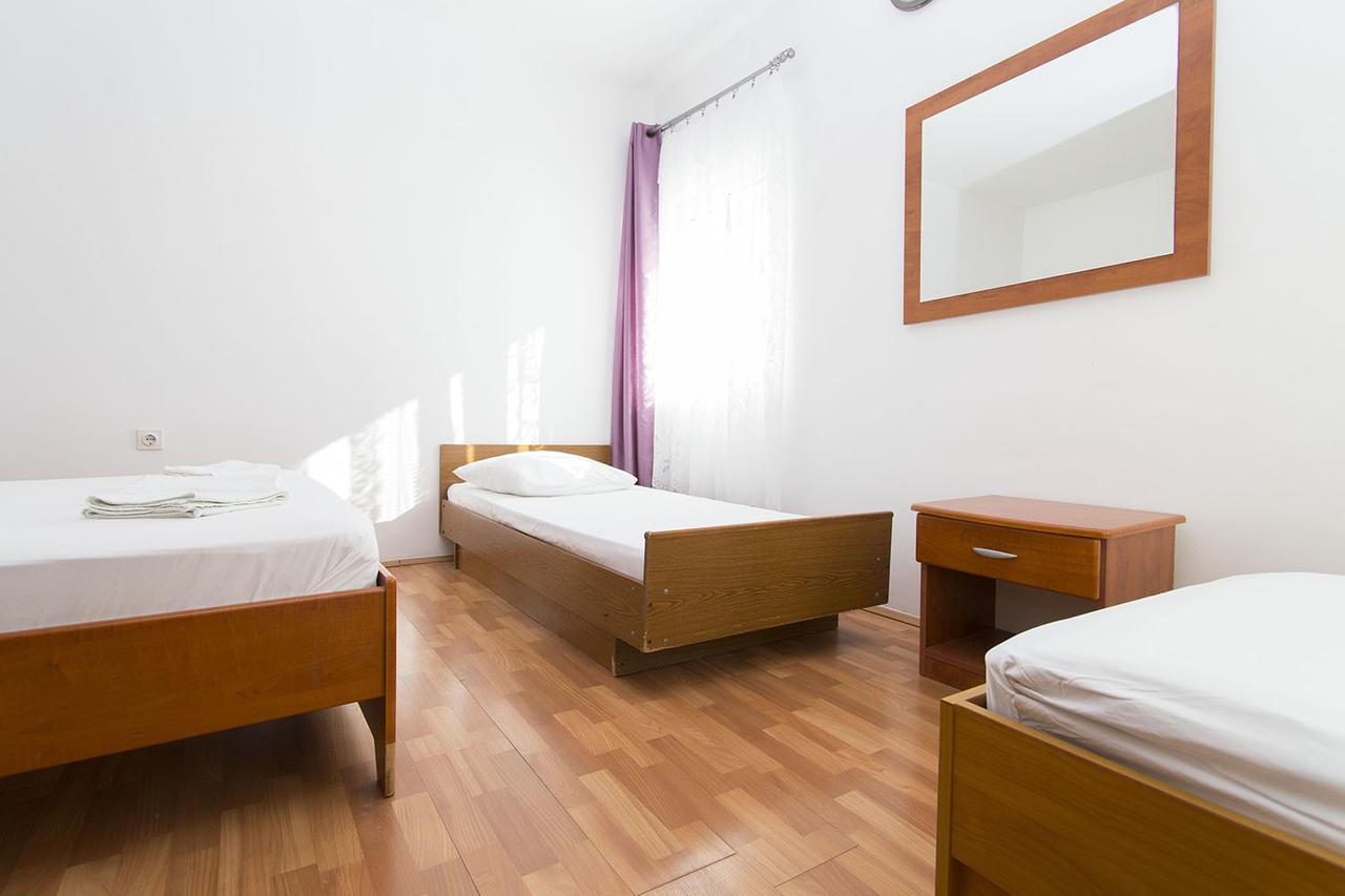 Stanici Beach Apartments Omiš Exteriör bild